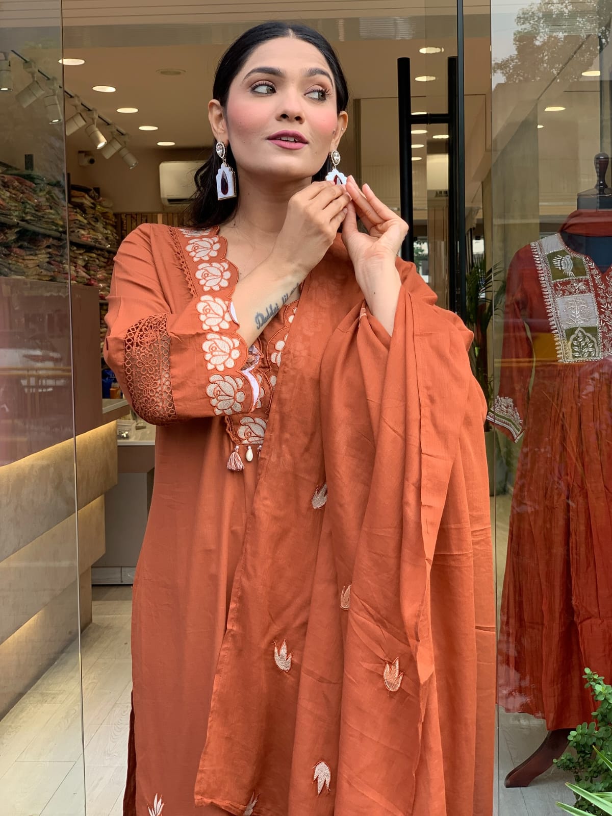 🌹🌹Pure fine Cotton fabric Kurti with Pant with cotton 100-100 Dupatta🌹🌹 (SWRED606)