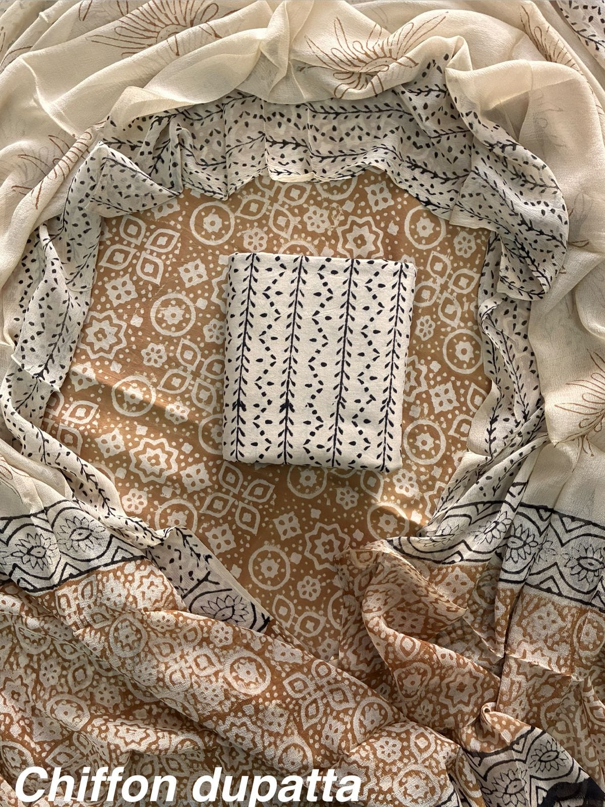 JAAL HAND BLOCK PRINT COTTON SUIT SET WITH CHIFFON DUPATTA(WACFCOTMU37)