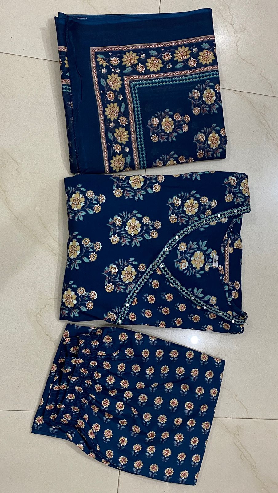 New stylish and affordable beautiful look straight set with beautiful print and fabric pure Cotton💃💃 (SWSK10)