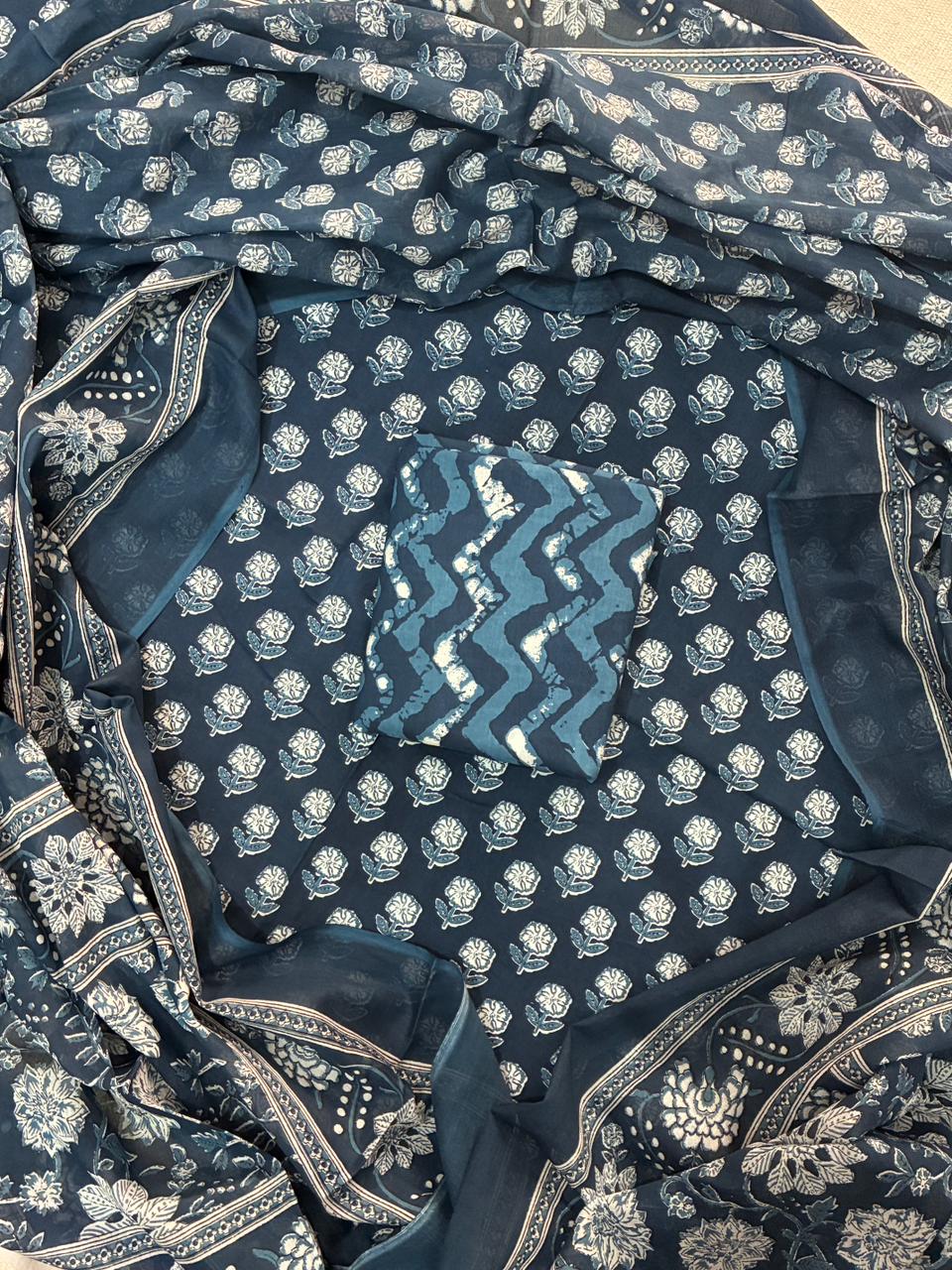 ELEGANT HAND BLOCK PRINT COTTON SUIT SET WITH MULMUL DUPATTA(WACOTMU31)