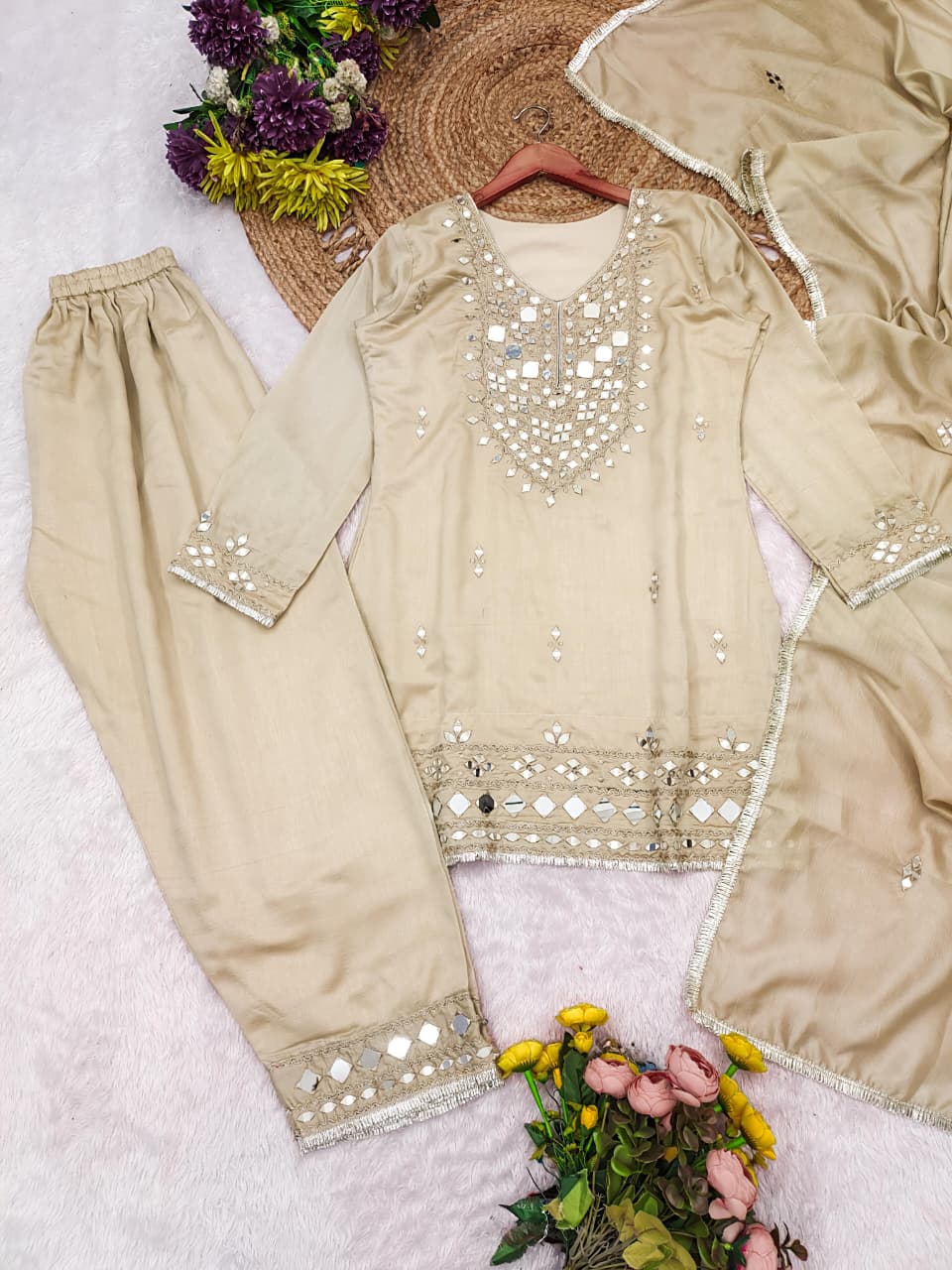 Elegant Embroidered Chikankari Suit Set with Dupatta (RRRD63)