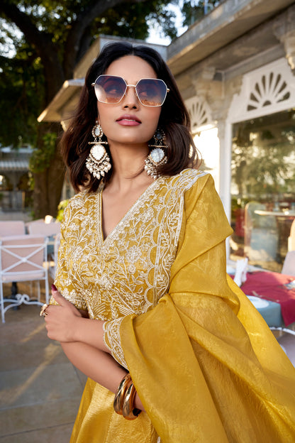 TILTON HALDI SPECIAL GOLDIE PLAIN THREAD EMBROIDERED LEHENGA CHOLI