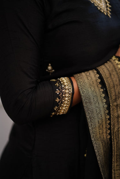Elegant Black Suit with Antique Golden Embroidery & Royal Dupatta ✨🖤 (KY02)
