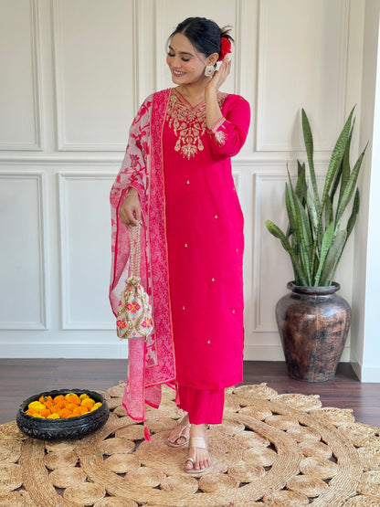 Radiant in Rani Pink – Ethnic Elegance Suit ✨🌸(KY03)