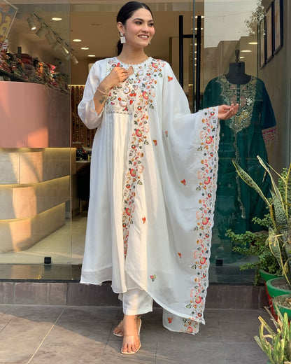 Kurta with hand with Embroidery work detailing on women's printed cotton kurta pant or dupatta set(NFRD462)