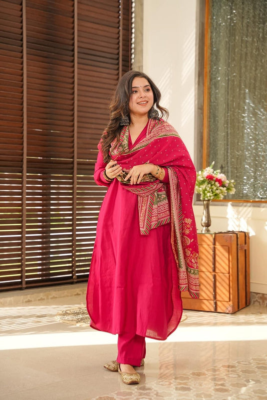 Kurta with hand with Embroidery work detailing on women's printed cotton kurta pant or dupatta set(NFRD470)