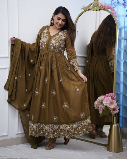 Enjoy your festival 🌞with our Very Beautiful 3ps Set(NFRD494)