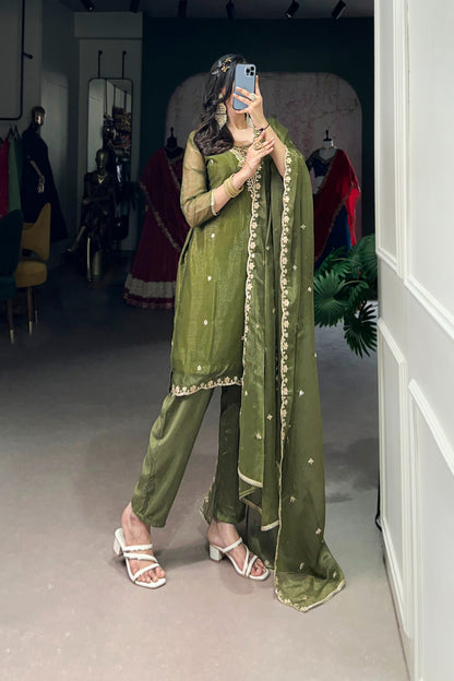 GOLD COIN SEQUANCE AND THREAD EMBROIDERED KURTI PANT WITH DUPATTA (WDN43)