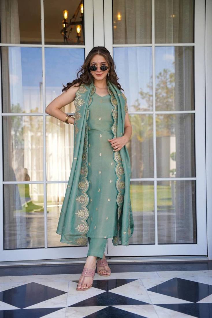 New Exclusive Check this our beautiful dresses collection (NFRD604)