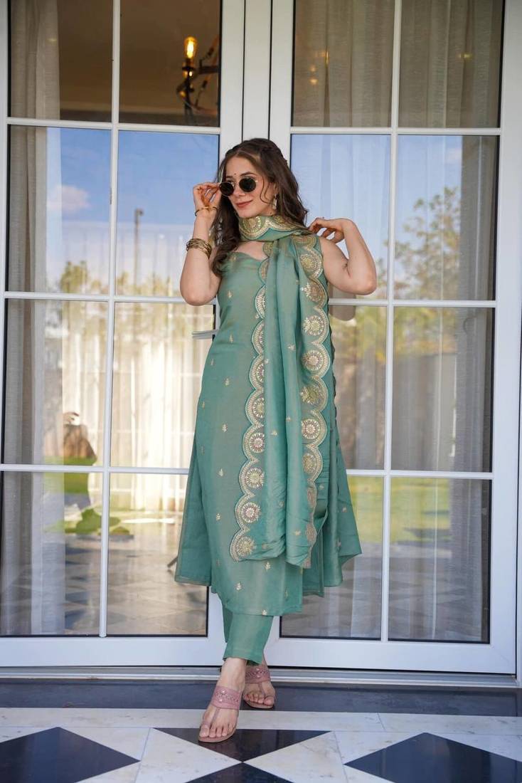 New Exclusive Check this our beautiful dresses collection (NFRD604)