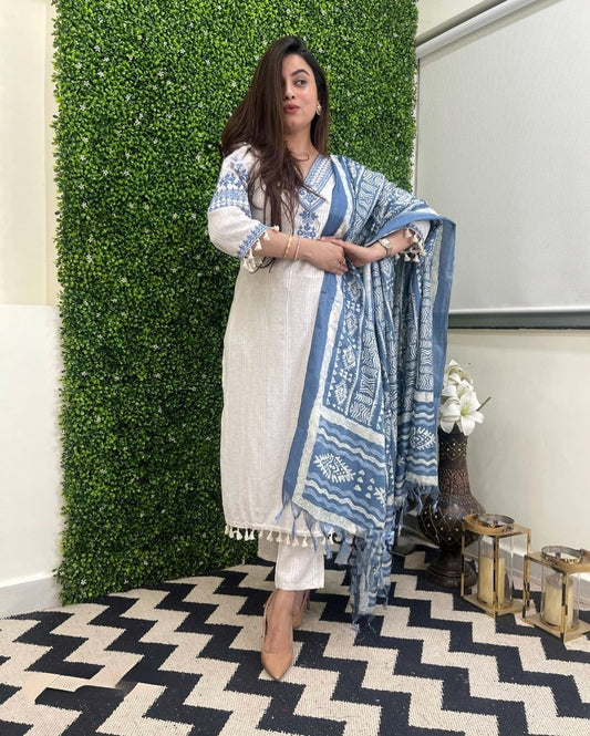 We are here to spread some magic to your ethnic Heavy cotton katha work and embroidery 🪡 work and beautiful lace work .(WARED300)