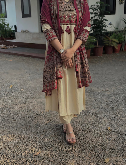 💞💞 Beautiful A-line Kurti with Original Mirror Work 🥰 🥰 (RD028)