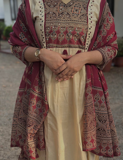 💞💞 Beautiful A-line Kurti with Original Mirror Work 🥰 🥰 (RD028)