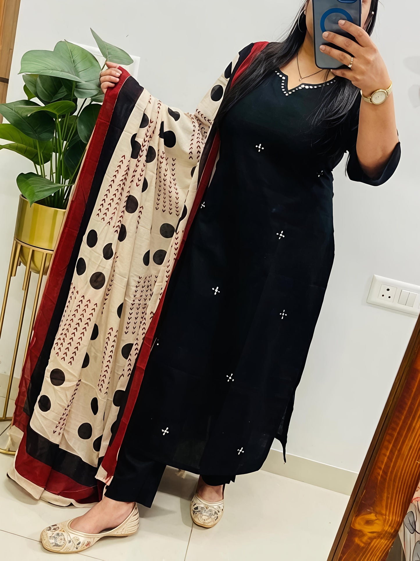 Elegant Kurta Set with Handcrafted Striped Dupatta (SWSK46)