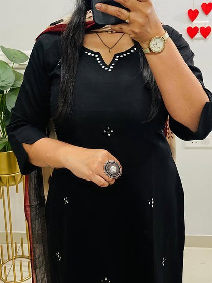 Elegant Kurta Set with Handcrafted Striped Dupatta (SWSK46)