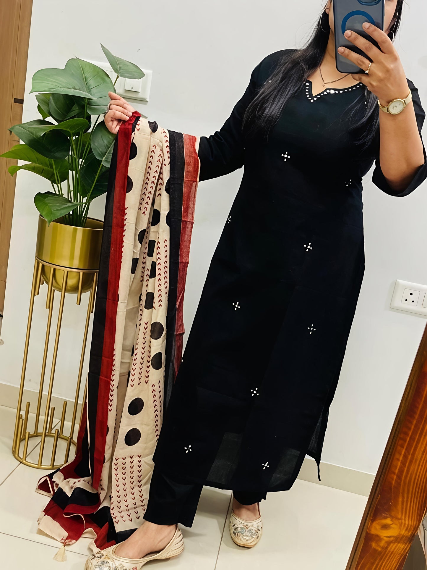 Elegant Kurta Set with Handcrafted Striped Dupatta (SWSK46)