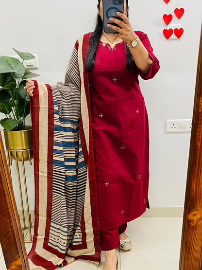 Elegant Kurta Set with Handcrafted Striped Dupatta (SWSK46)