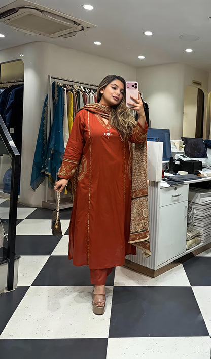 Women’s Embroidered Kurta Pant Set with Dupatta (RD33)