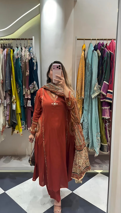 Women’s Embroidered Kurta Pant Set with Dupatta (RD33)