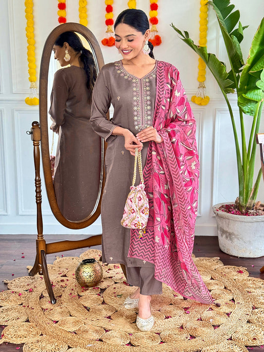 Our Exclusive Collection is here, to add a touch of tradition to your wardrobe SWRD303