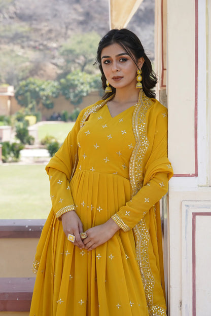 BEAUTIFUL STYLISH DESIGNER GOWN WITH DUPATTA SET(WARED340)