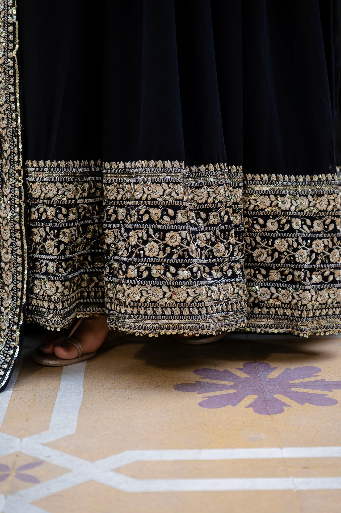 BLACK BLOOMING EMBROIDERED GOWN WITH DUPATTA (WDN02)