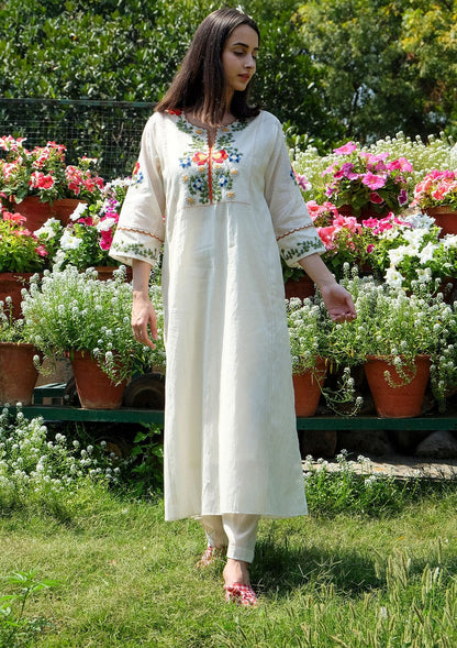 Launching Summer Special, Comfortable And Attractive Pure Cotton Suit Set Which Is Beautifully Decorated With Hand Embroidery And Thread Work. It Is Paired With Matching Pants(SWCD59)