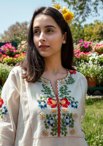 Launching Summer Special, Comfortable And Attractive Pure Cotton Suit Set Which Is Beautifully Decorated With Hand Embroidery And Thread Work. It Is Paired With Matching Pants(SWCD59)