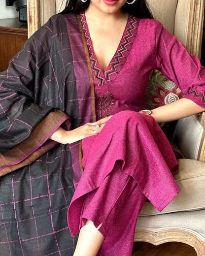Beautiful premium quality linen duppata enclosed with heavy tassel work on duppata(WARED311)