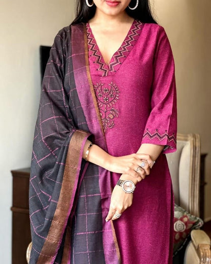 Beautiful premium quality linen duppata enclosed with heavy tassel work on duppata(WARED311)