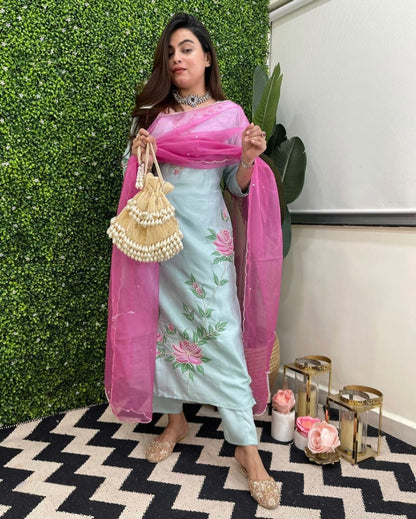 *🌹🌹 PURE FINE60/60 SUPER QUALITY COTTON FABRIC STRAIGHT KURTI WITH PANT AND ORGANZA DUPATTA .(WARED289)
