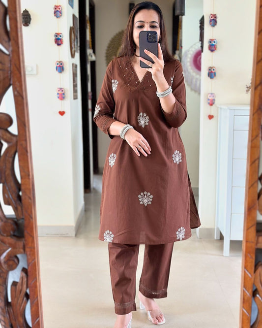 Upgrade your office wear wardrobe with this classy kurti embroidery detailing  moti lace work on neckline with lace work pant for all day comfort and trendy look🌸🌸(SWCD42)