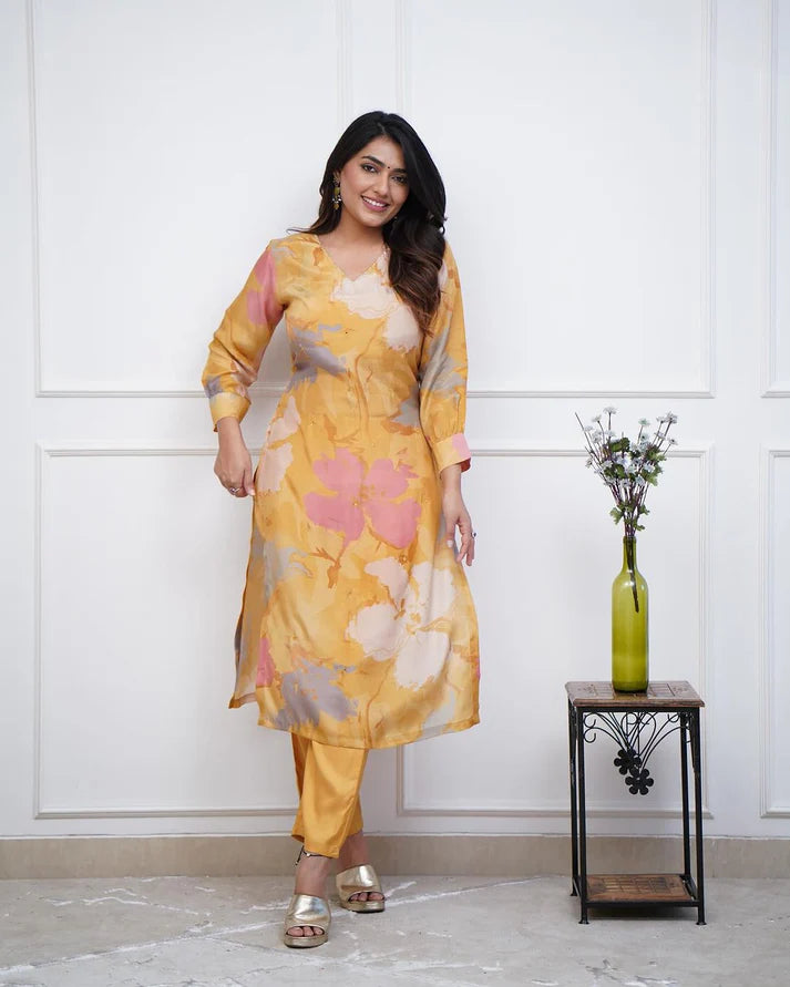 💃Enjoy New Floral Kurta Pant set with amazing lace Work ❤️(SWCD03)