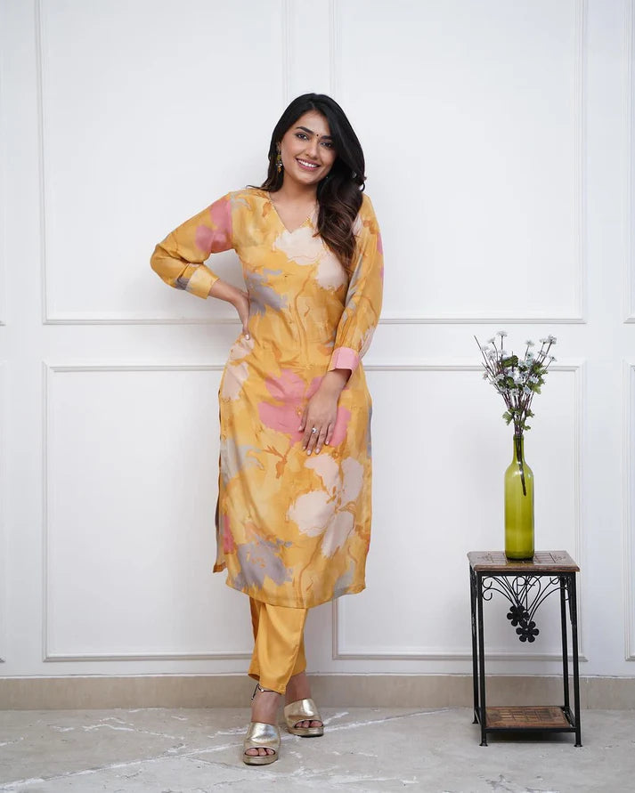 💃Enjoy New Floral Kurta Pant set with amazing lace Work ❤️(SWCD03)