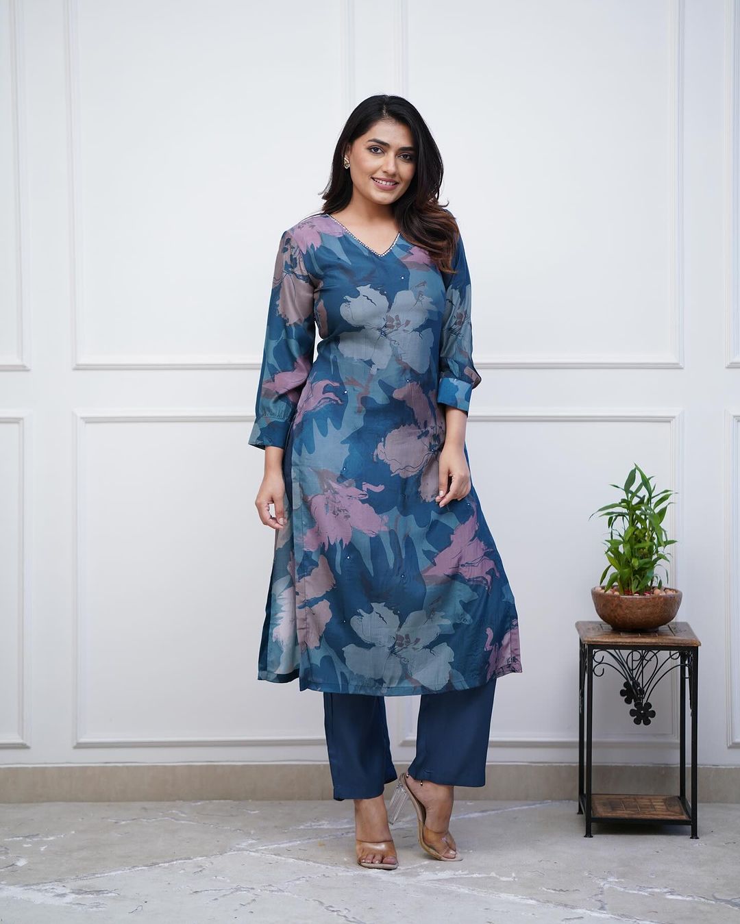 💃Enjoy New Floral Kurta Pant set with amazing lace Work (SWCD01)