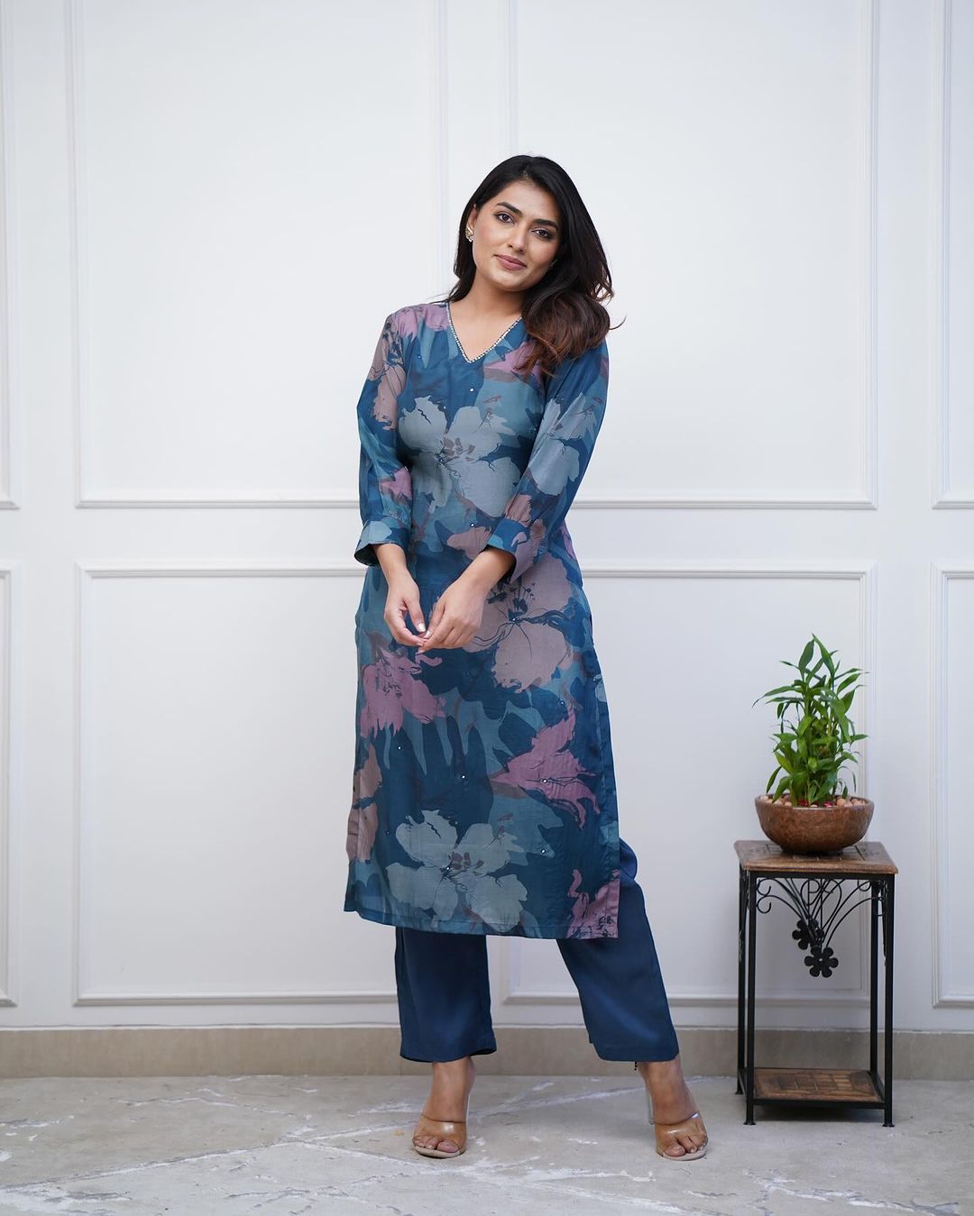 💃Enjoy New Floral Kurta Pant set with amazing lace Work (SWCD01)