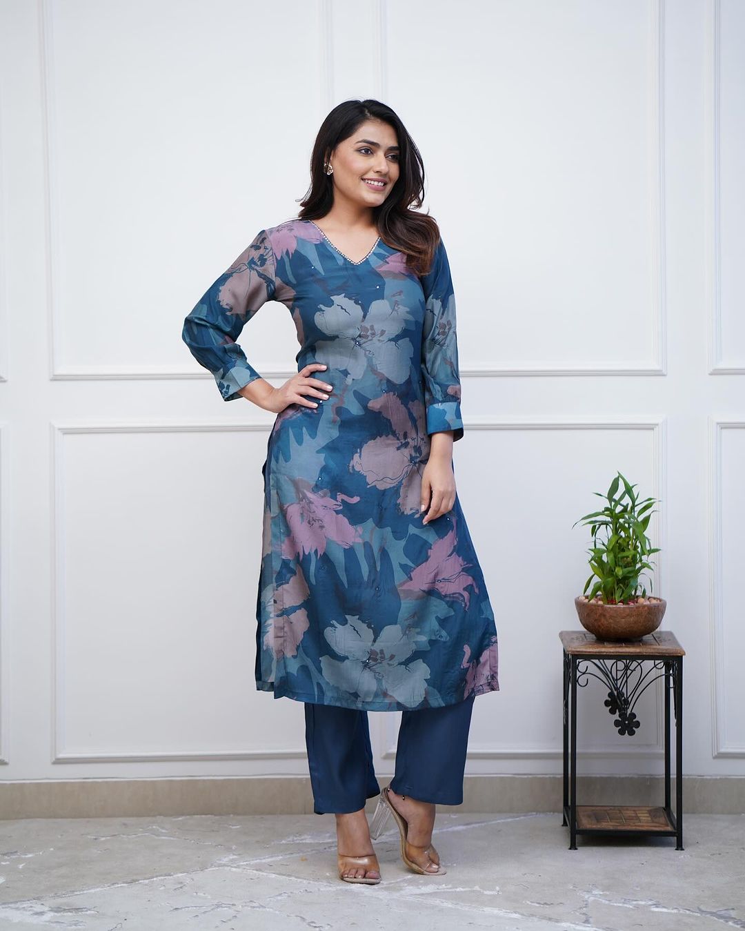 💃Enjoy New Floral Kurta Pant set with amazing lace Work (SWCD01)