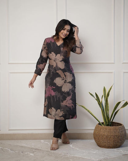 💃Enjoy New Floral Kurta Pant set with amazing lace Work ❤️(SWCD02)