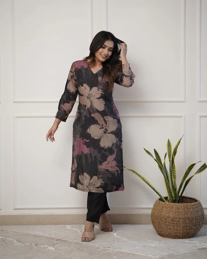 💃Enjoy New Floral Kurta Pant set with amazing lace Work ❤️(SWCD03)