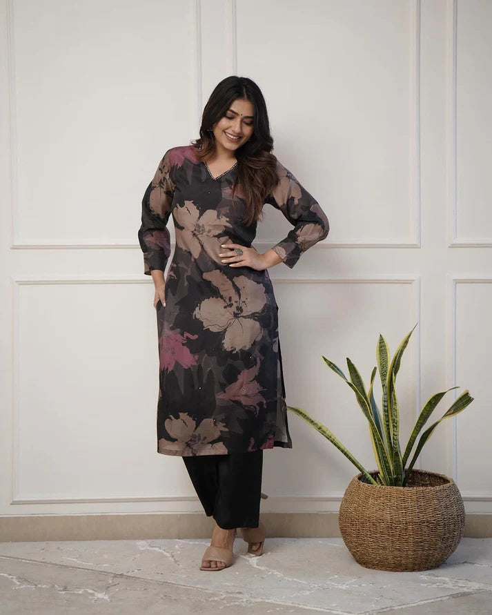💃Enjoy New Floral Kurta Pant set with amazing lace Work ❤️(SWCD03)
