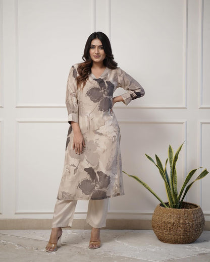 💃Enjoy New Floral Kurta Pant set with amazing lace Work ❤️(SWCD03)