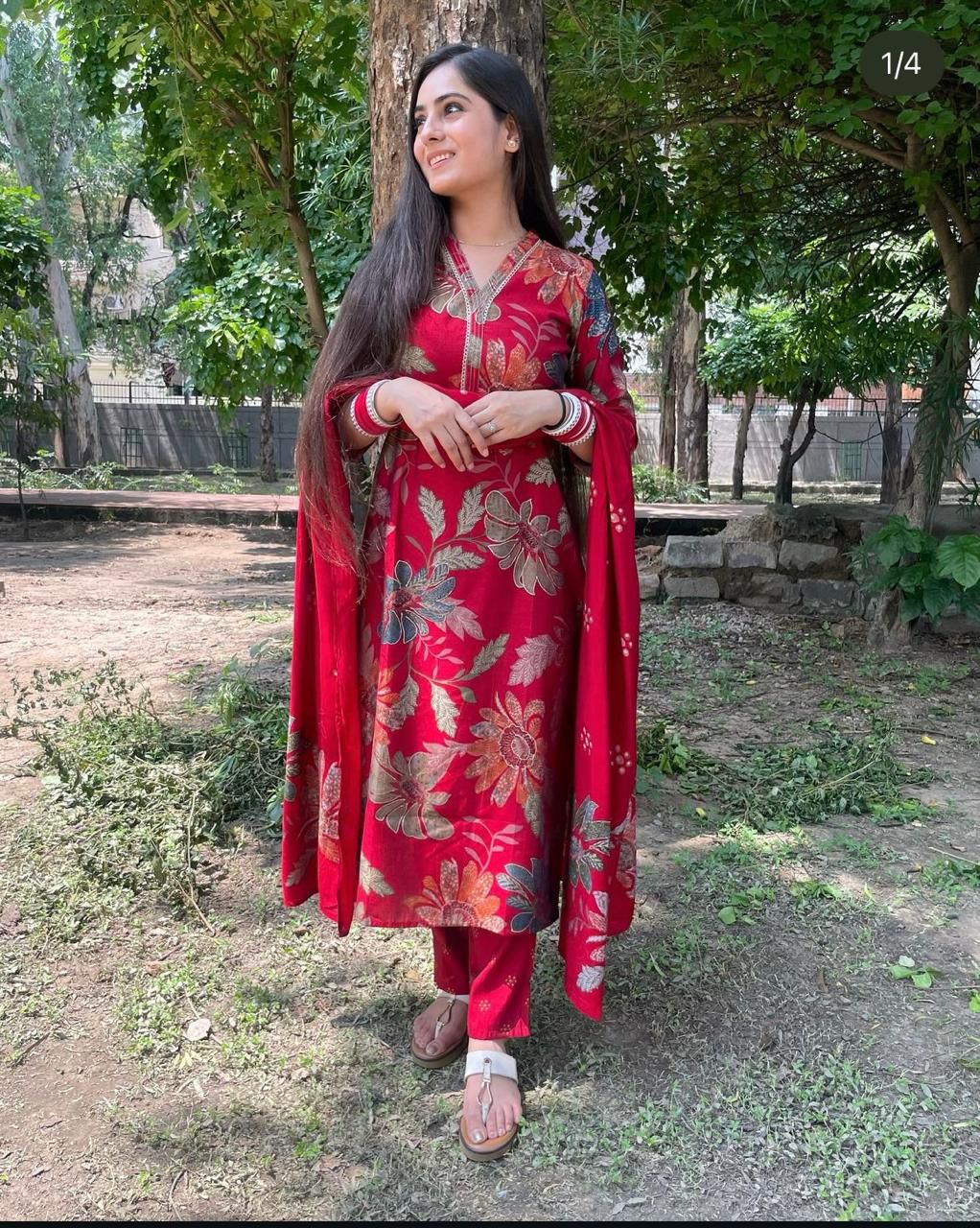 Look straight out of a dreamy movie set as you turn around and walk in this elegant flaired suit ! The perfect of traditional wear(WARED261)
