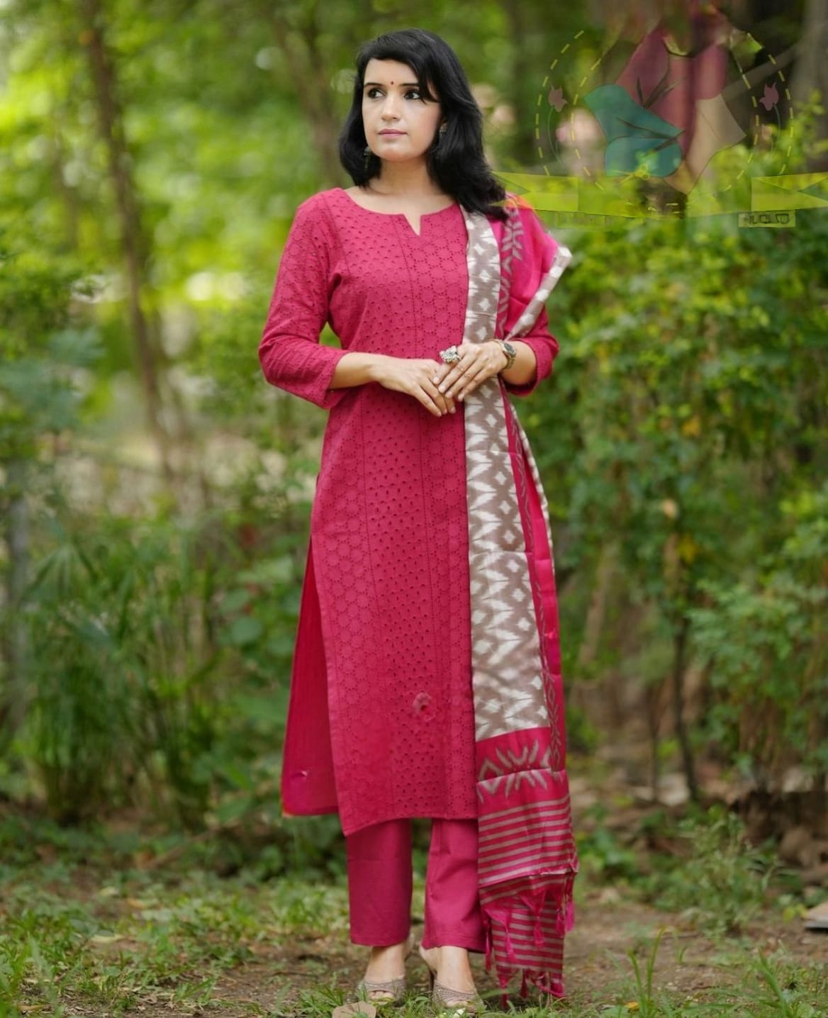 LOOK GRACEFUL IN OUR SCHIFFLI EMBROIDERY KURTI IN CLASSIC COLOUR WITH HANDLOOM KHADI SILK DUPATTA IS MUST HAVE IN UR WARDROBE(WARED255)