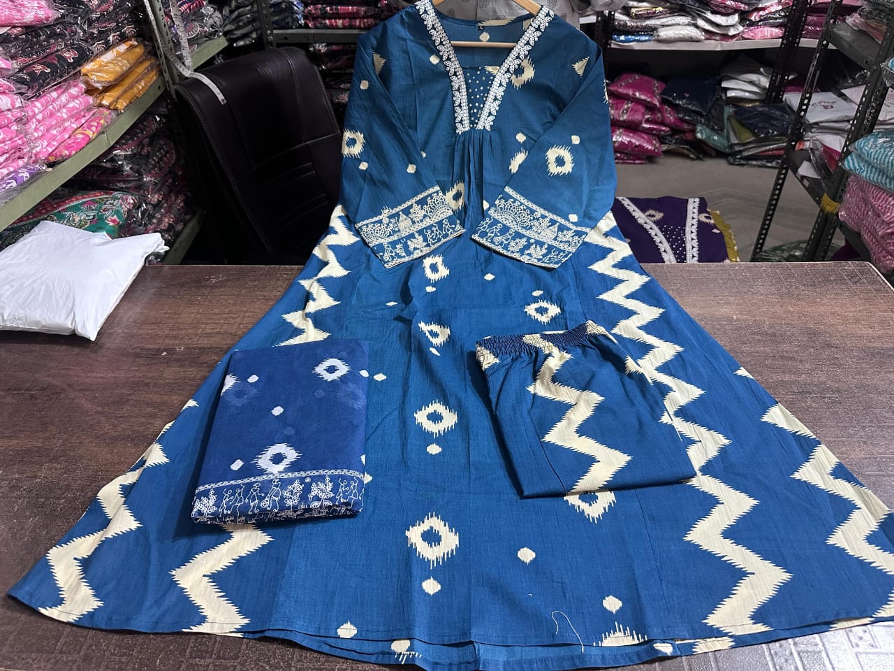 🌸KURTA PENT WITH DUPATTA SUIT SET🌸(WARED211)