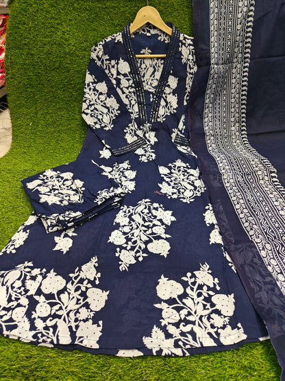 Enjoy your festival 🌞with our Very Beautiful 3ps Set For  Anarkali suit 🪡(WARED203)