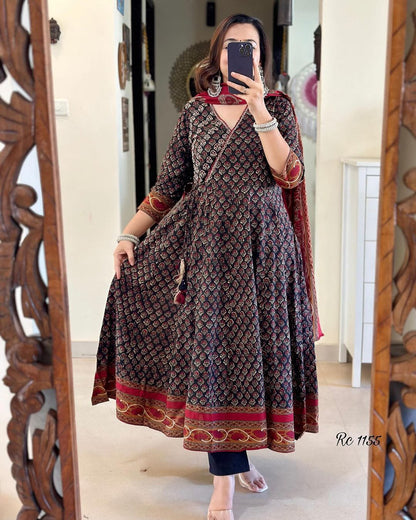 😍 Beautiful printed with Handwork Anarkali Kurta Duppata Set in new Summer Colour ❣️(WARED186)