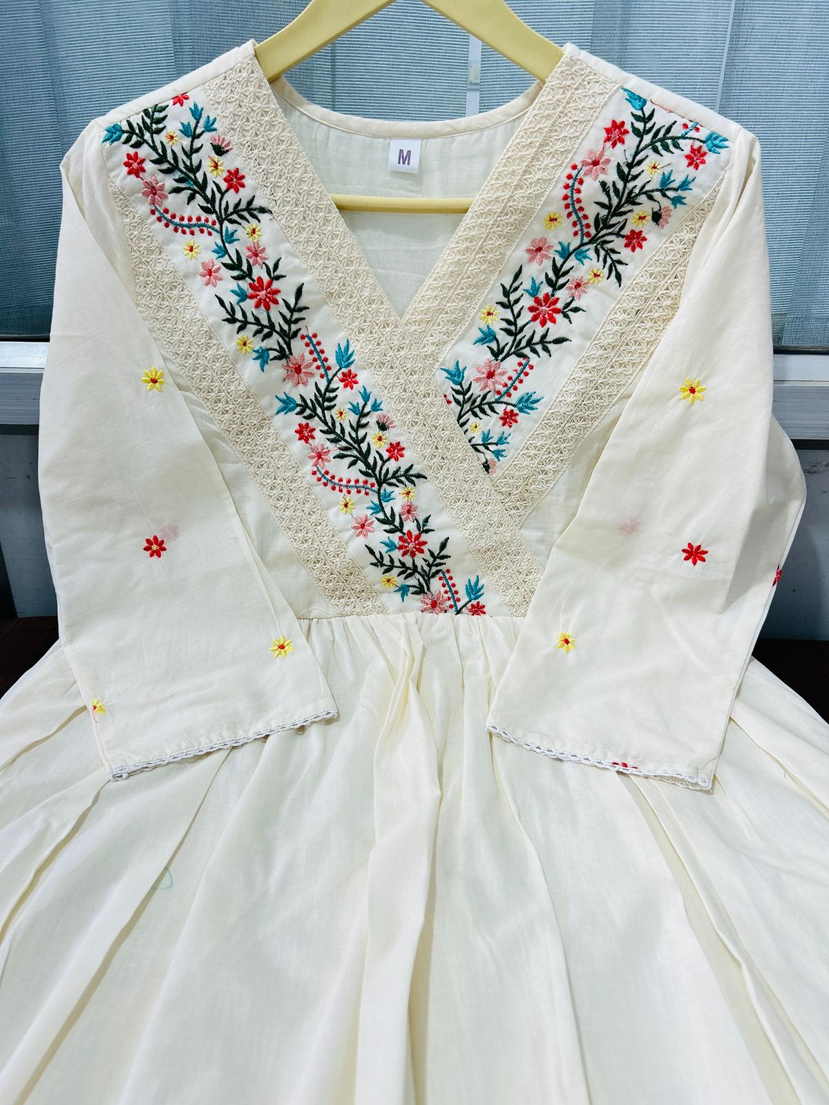 💥Launching Off-white cotton dress with floral embroidery and crochet lace detailing on yoke and sleeves💥(SWCD60)
