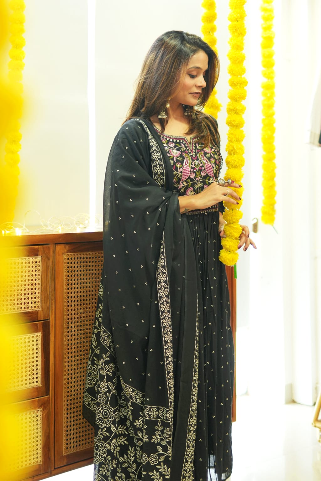 Look straight out of a dreamy movie set as you turn around and walk in this elegant flaired suit ! The perfect of traditional wear(WARED140)