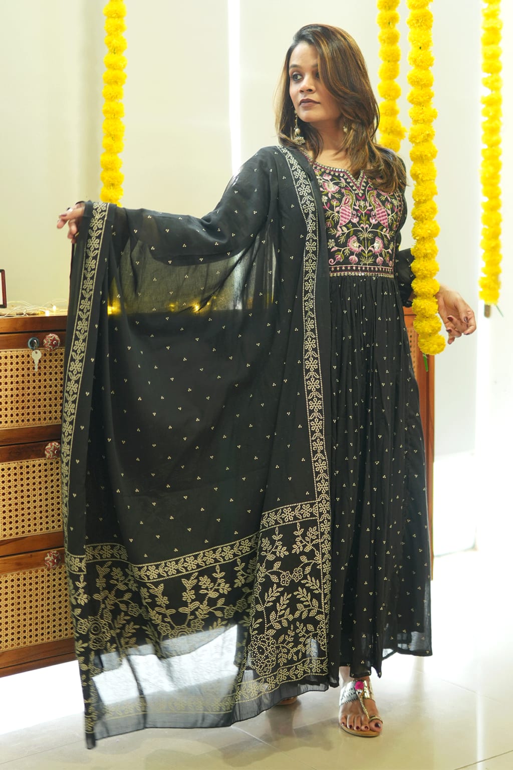 Look straight out of a dreamy movie set as you turn around and walk in this elegant flaired suit ! The perfect of traditional wear(WARED140)