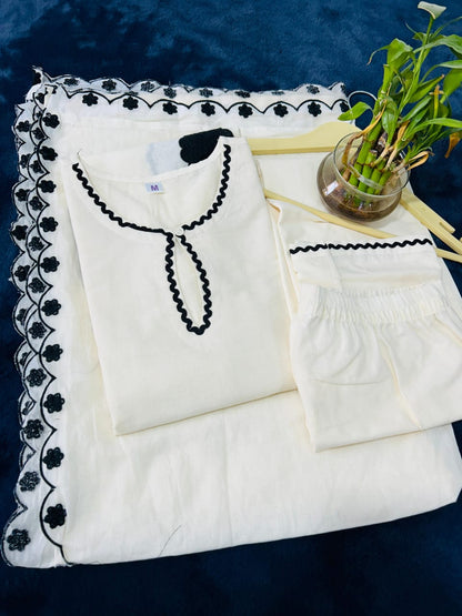 ♦️Off White Short Kurta With Inner Lining, Embroidered Floral Patchwork, Pants Dupatta(WARED154)